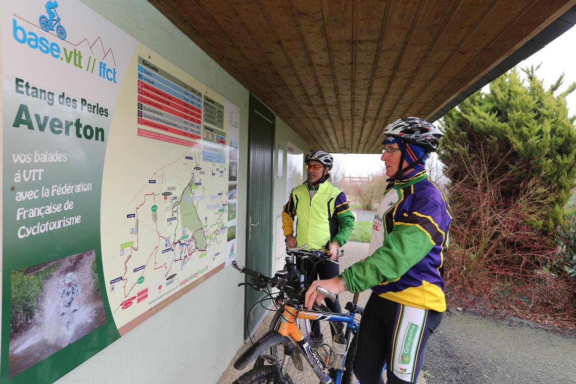 Base de VTT, Etang des Perles© Ouest Médias - Pierre Minier