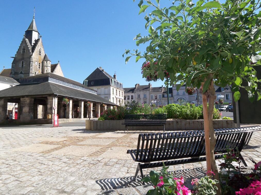 Mamers St Nicolas Halles et Square