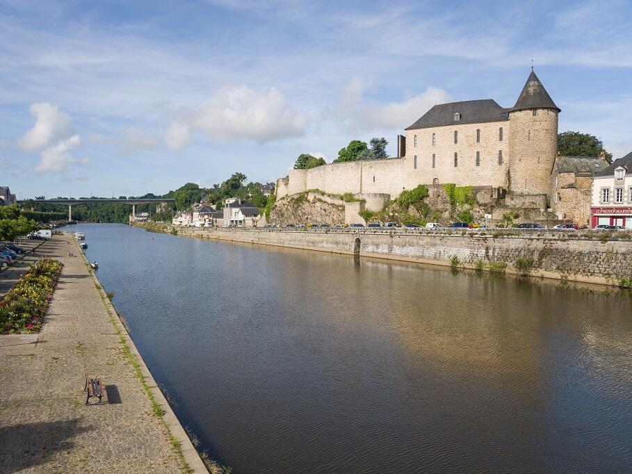 Sentier Mayenne d'une rive à l'autre