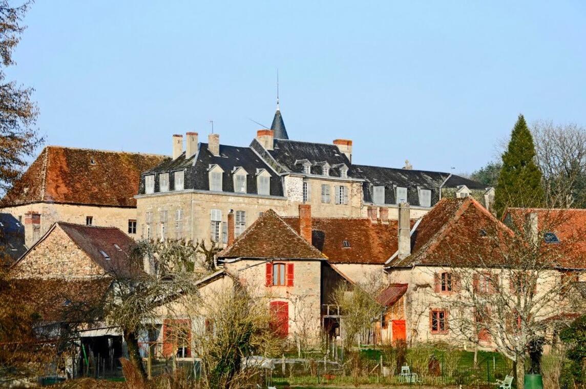 Château de Saint-Jean-Ligoure_1