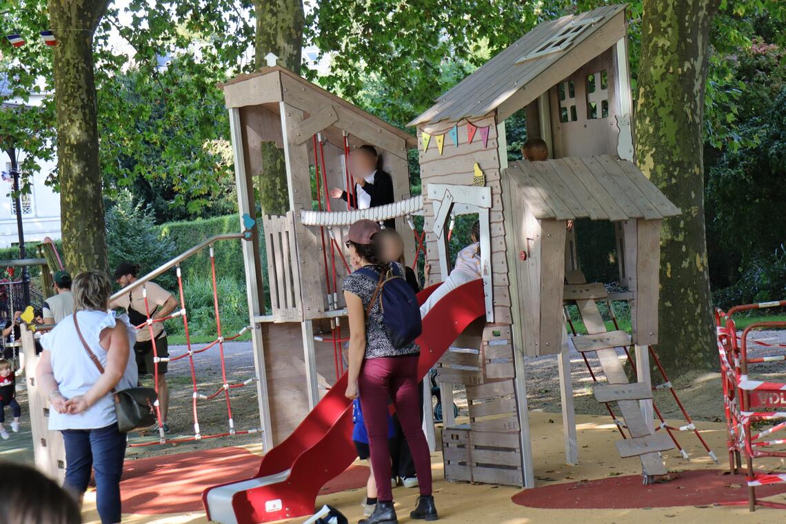 Jeux pour enfants jardin eveche lisieux