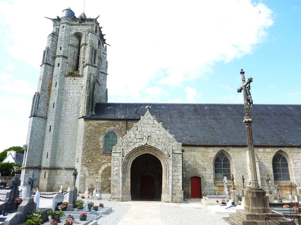 Eglise Saint-Pierre de Plouguer