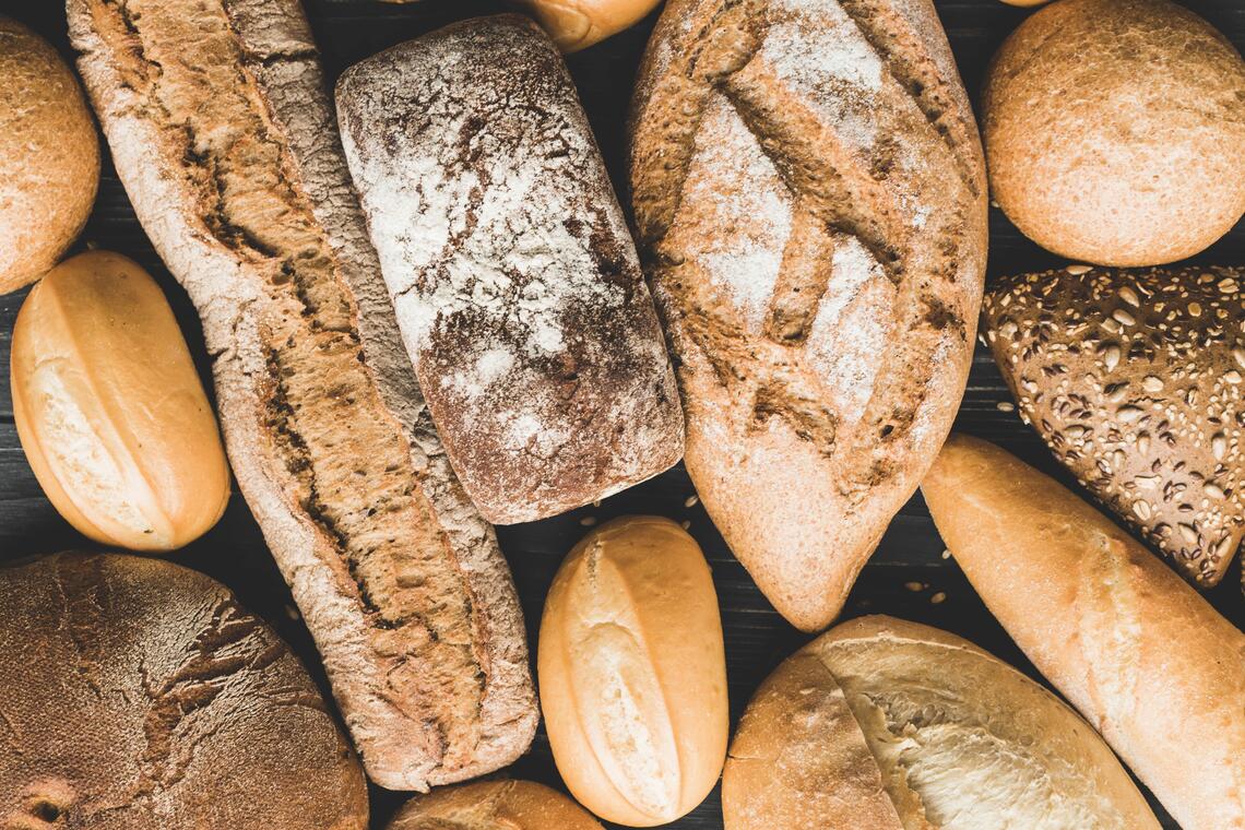 BOULANGERIE background-loaves-bread-min