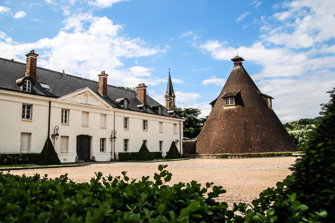 Château de la Verrerie, la cour, Le Creusot