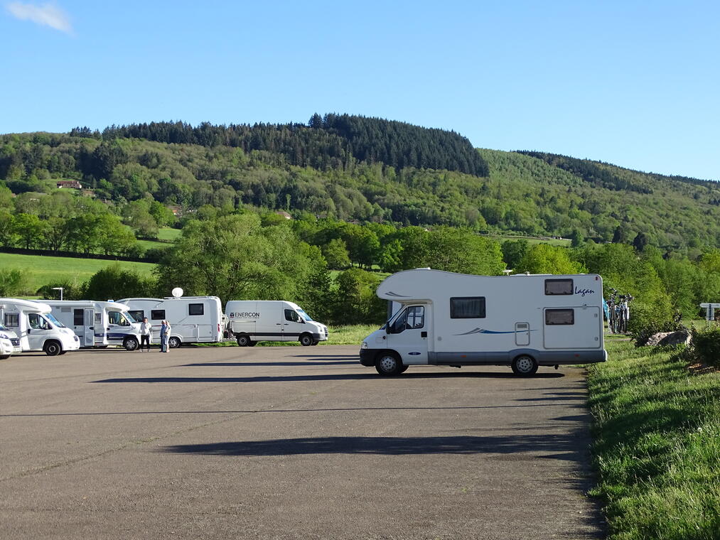 Aire de stationement à Autun - Plan d'eau du Vallon
