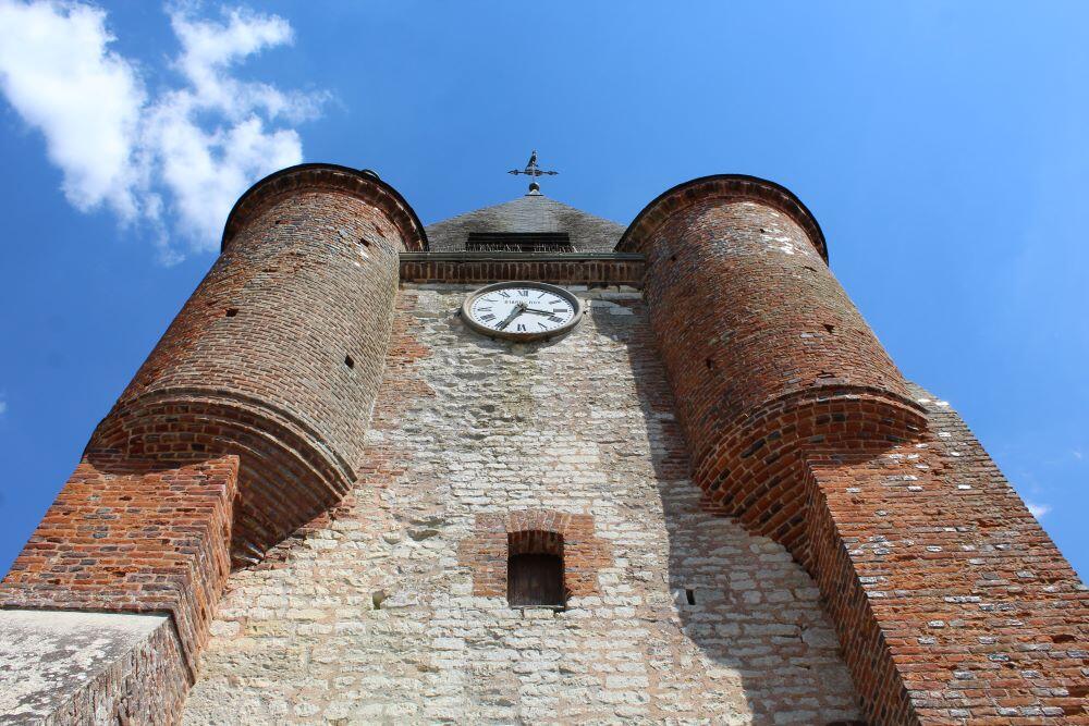 Eglise fortifiée < Noircourt < Aisne < Picardie