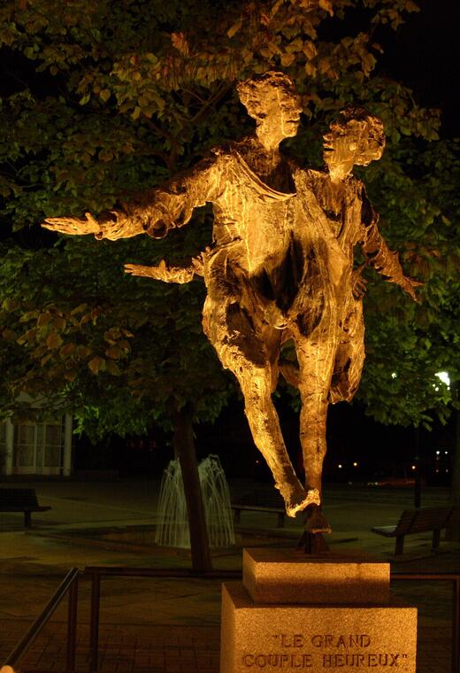 Grand Couple Heureux - Roseline Granet - Douai - Art - Sculpture - Douaisis - Nord - France (c)ADLanglet