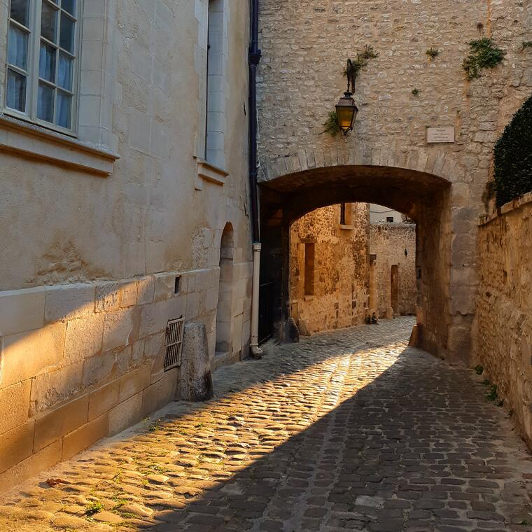 Fausse porte muraille gallo-romaine