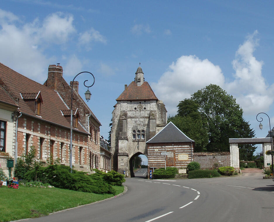 Lucheux place du Beau-Bourg