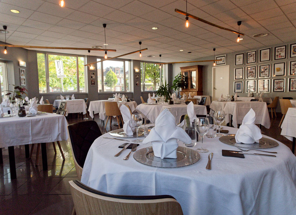 Salle 2 restaurant Alumni @  CORBEIL Thierry