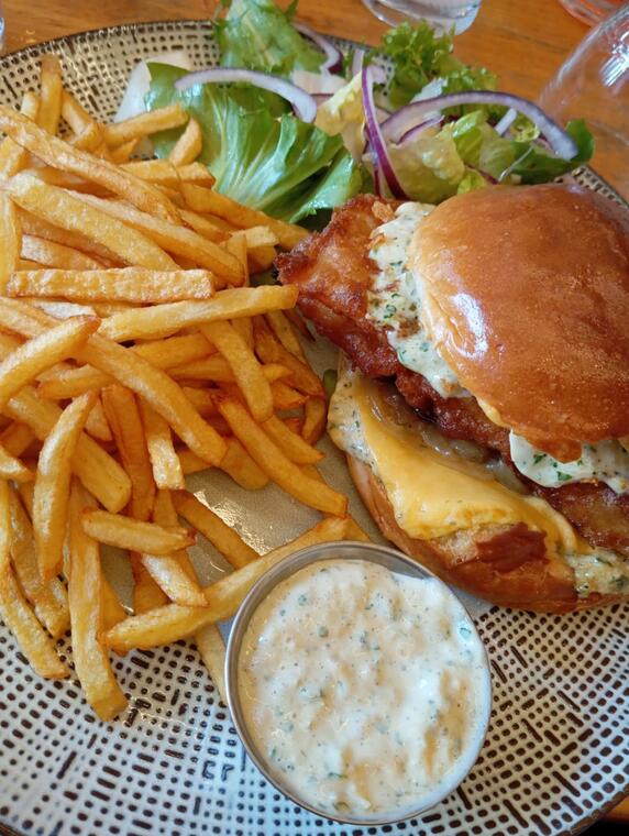 burger-chez-les-copines-p.ledez-otbco-2025_1