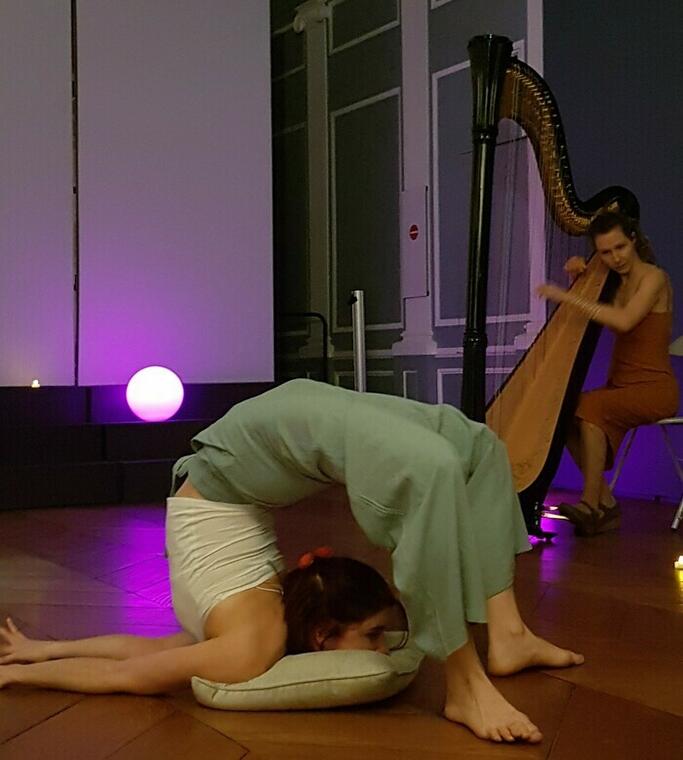 Spectacle « Vibration » - duo harpe et contorsion – Cie Dyspercée_1