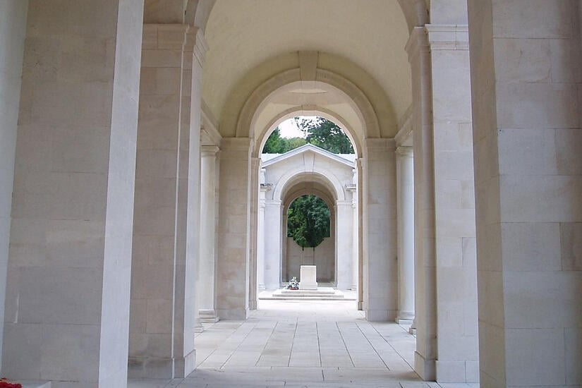 faubourg-d'amiens-cemetery