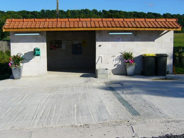 ferme-du-louvet-aire-camping-car_1