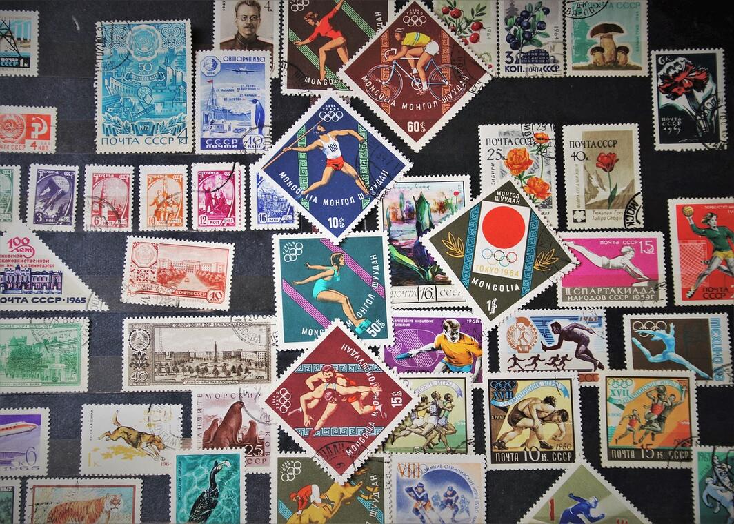 postage-stamps-4699092_1280