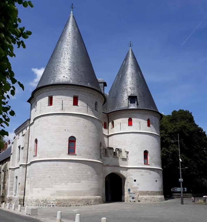 Châtelet d'entrée du MUDO-Musée de l'Oise