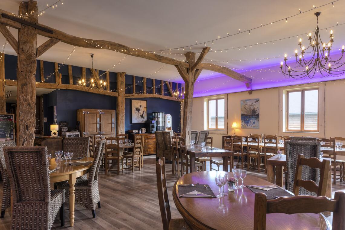 Les Lavandières - salle de restaurant - La Grange