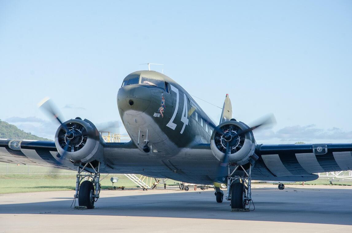 airplane-4511046_1280.jpg