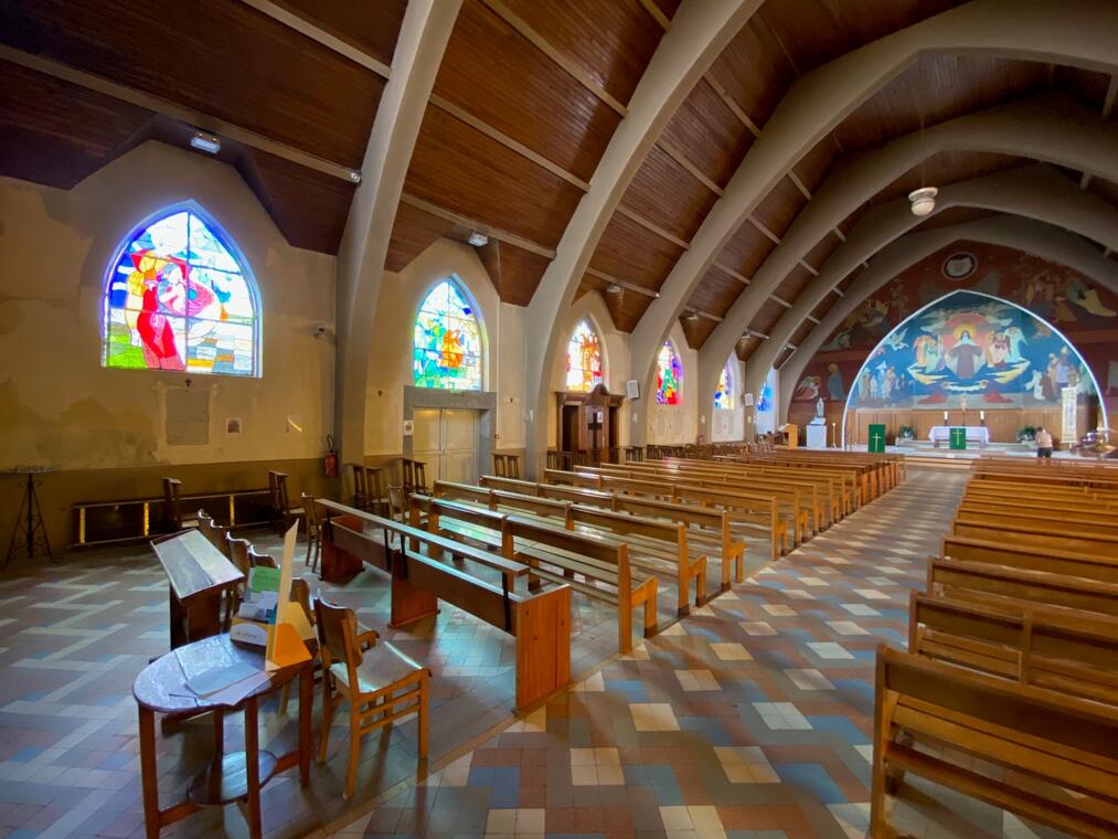 Eglise Sainte-Thérèse Douai - vitraux - patrimoine - Douaisis  (c)Madame Judith DEBRYUN-PILOT vitrailliste (3).jpg