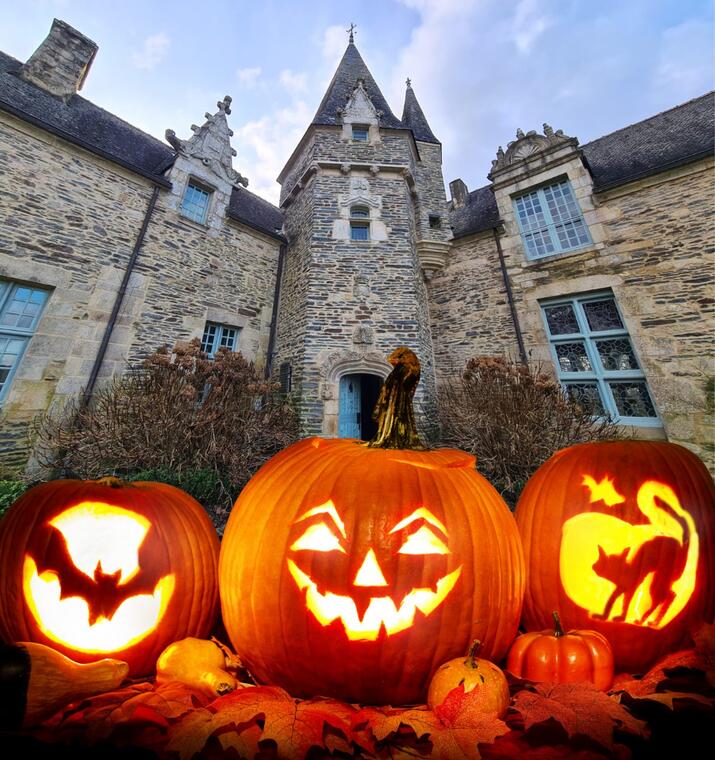 Halloween Chateau (1).jpg