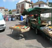 Marché hebdomadaire St Just en Chevalet