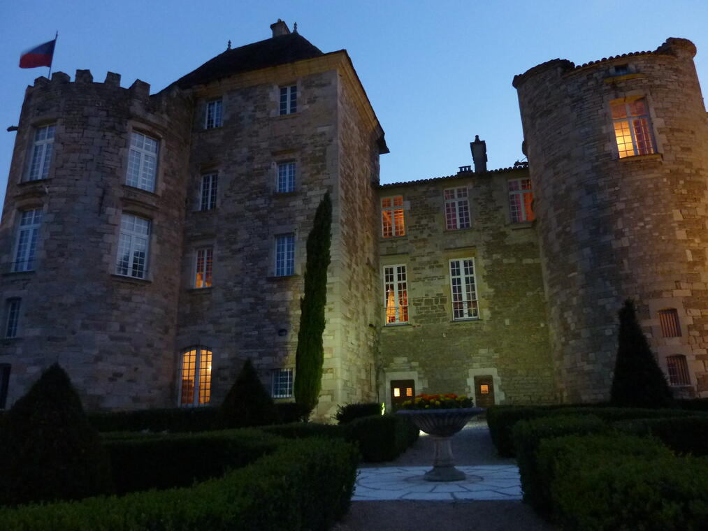 chateau en exterieur