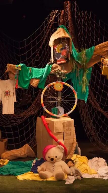 Spectacle : Badaboum, le Roi cassé par le collectif Parages_Salon-de-Provence