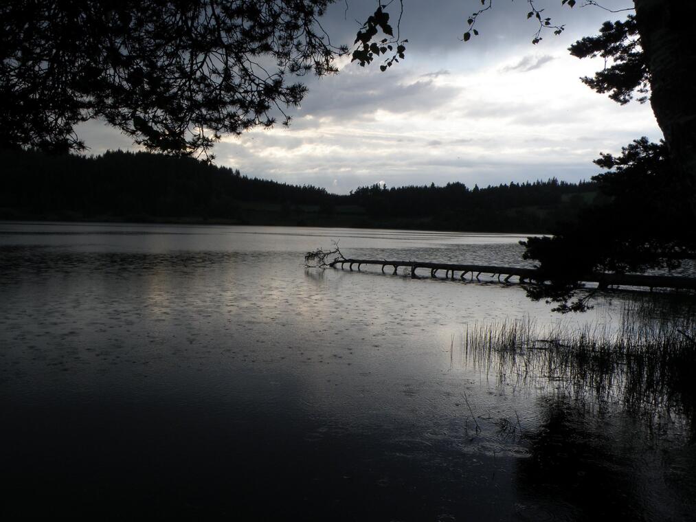 EVE-Le lac au crépuscule-nocturne