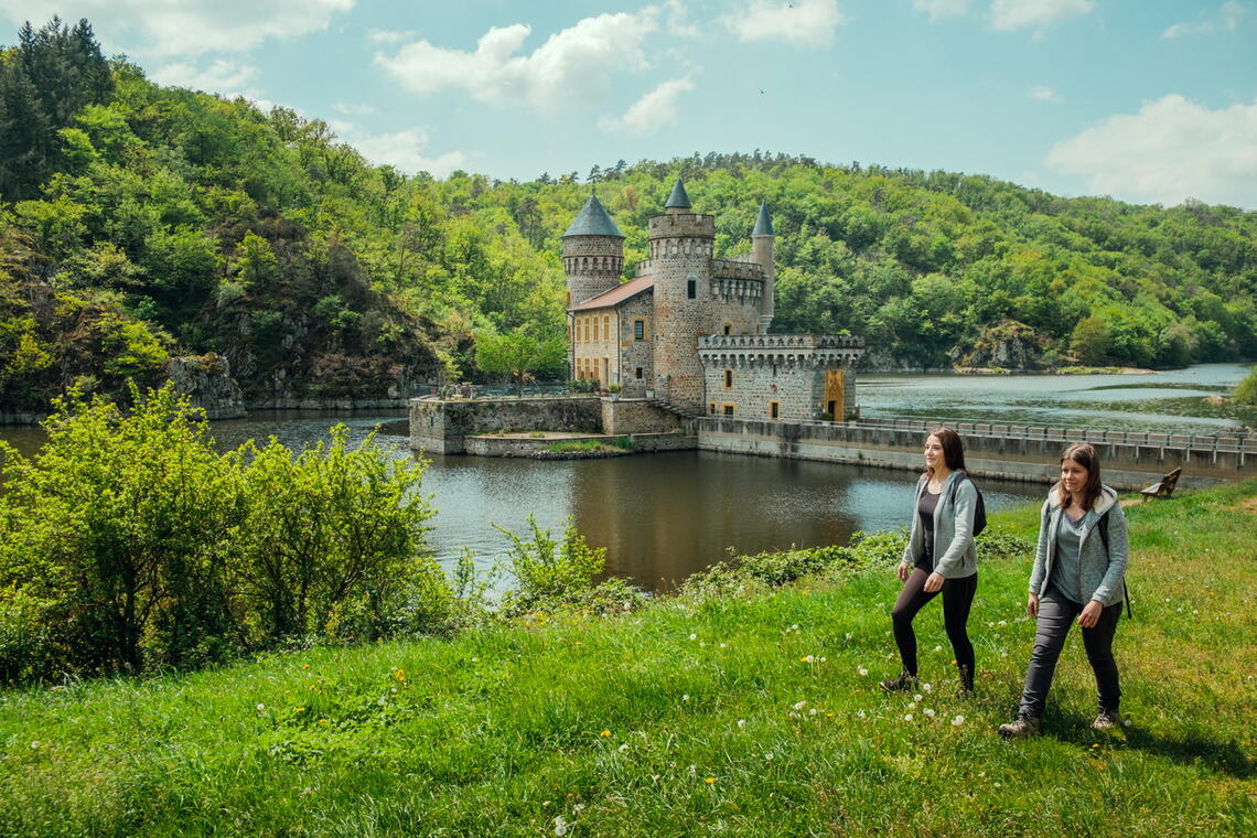 Randonnée au bord du château de la Roche