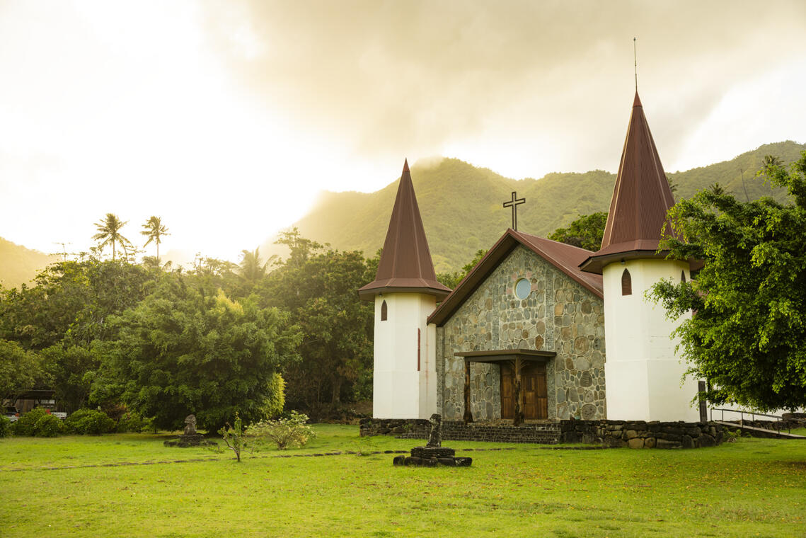 Cathédrale Notre-Dame des Marquises. - Tahiti Tourisme