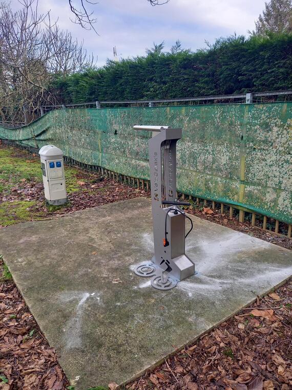 Station de réparation et de gonflage pour vélo - Jardin des Capucins_Tonnay-Charente