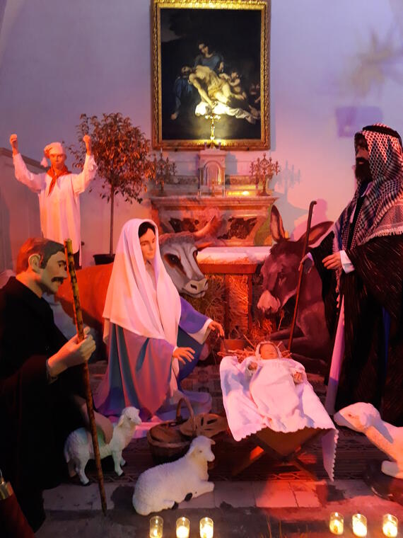 Crèche grandeur nature Notre-Dame de Pitié