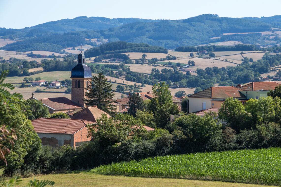 Coutouvre, flânerie au coeur d'un village._Coutouvre