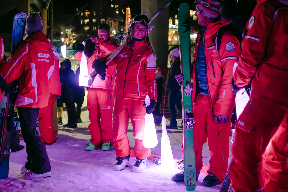 Descente aux flambeaux des moniteurs