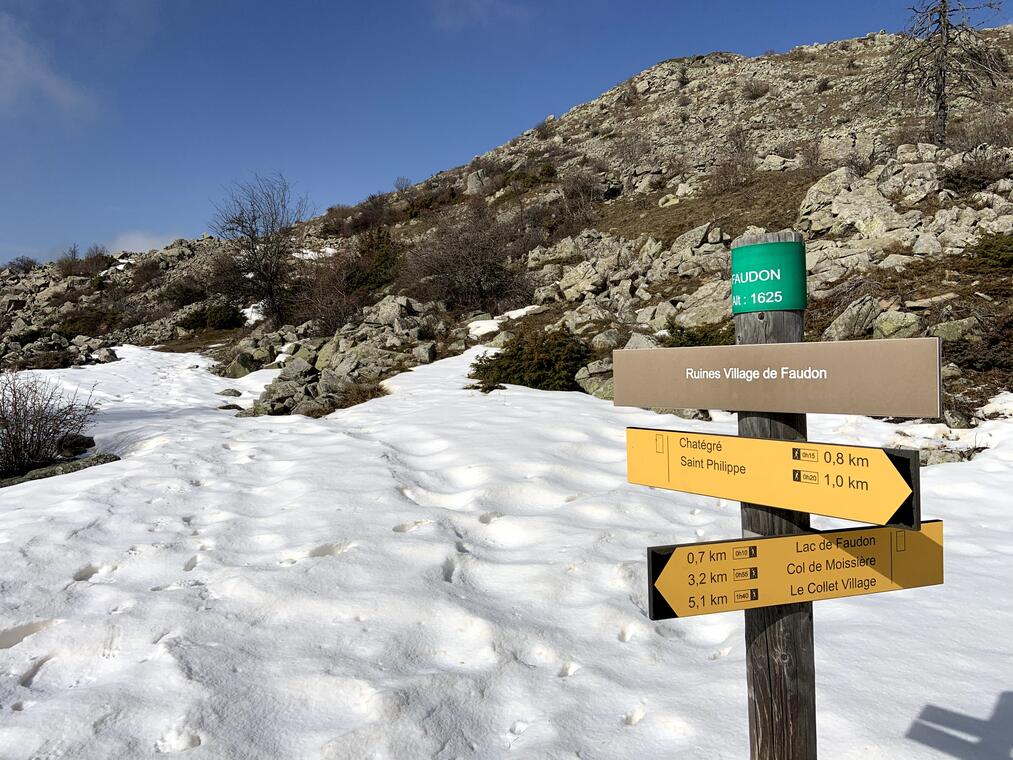 Le site de Faudon sous la neige