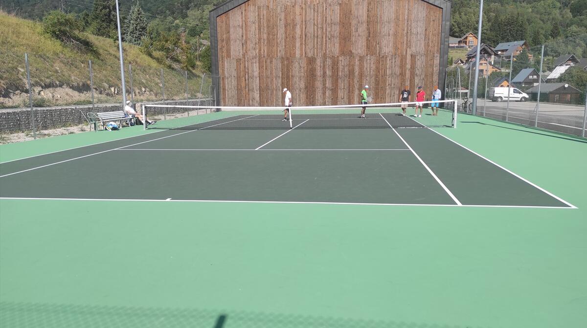Terrain tennis extérieur