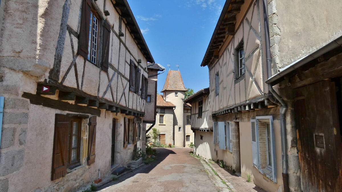 Saint-Haon-le-Châtel, sur les traces du Curé Granger au XVIIème siècle._Saint-Haon-le-Châtel