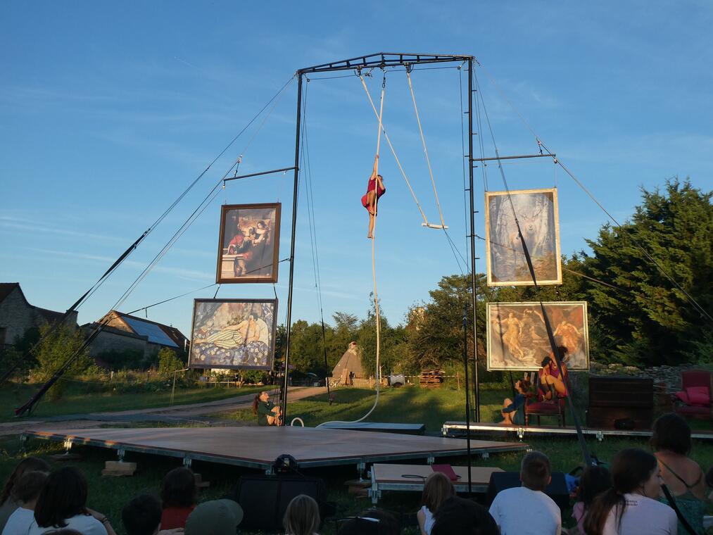 Vertical été -  Les oubliées - B-Side Company_Mont-Dauphin