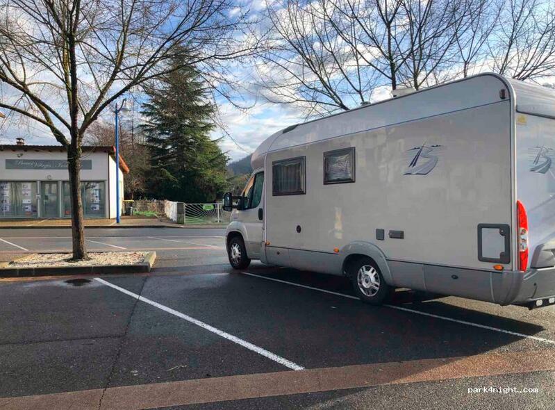 Aire de stationnement pour camping cars à Montaigu de Quercy_Montaigu-de-Quercy