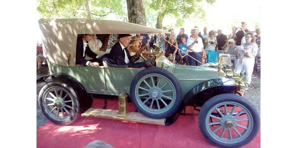 15ème rassemblement Véhicules anciens, rétro élégance_Allevard