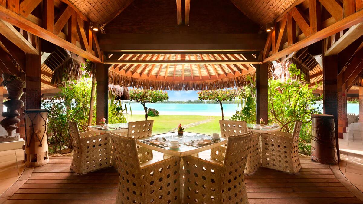 Te Pahu Restaurant - The St. Regis Bora Bora Resort - Tahiti Tourisme