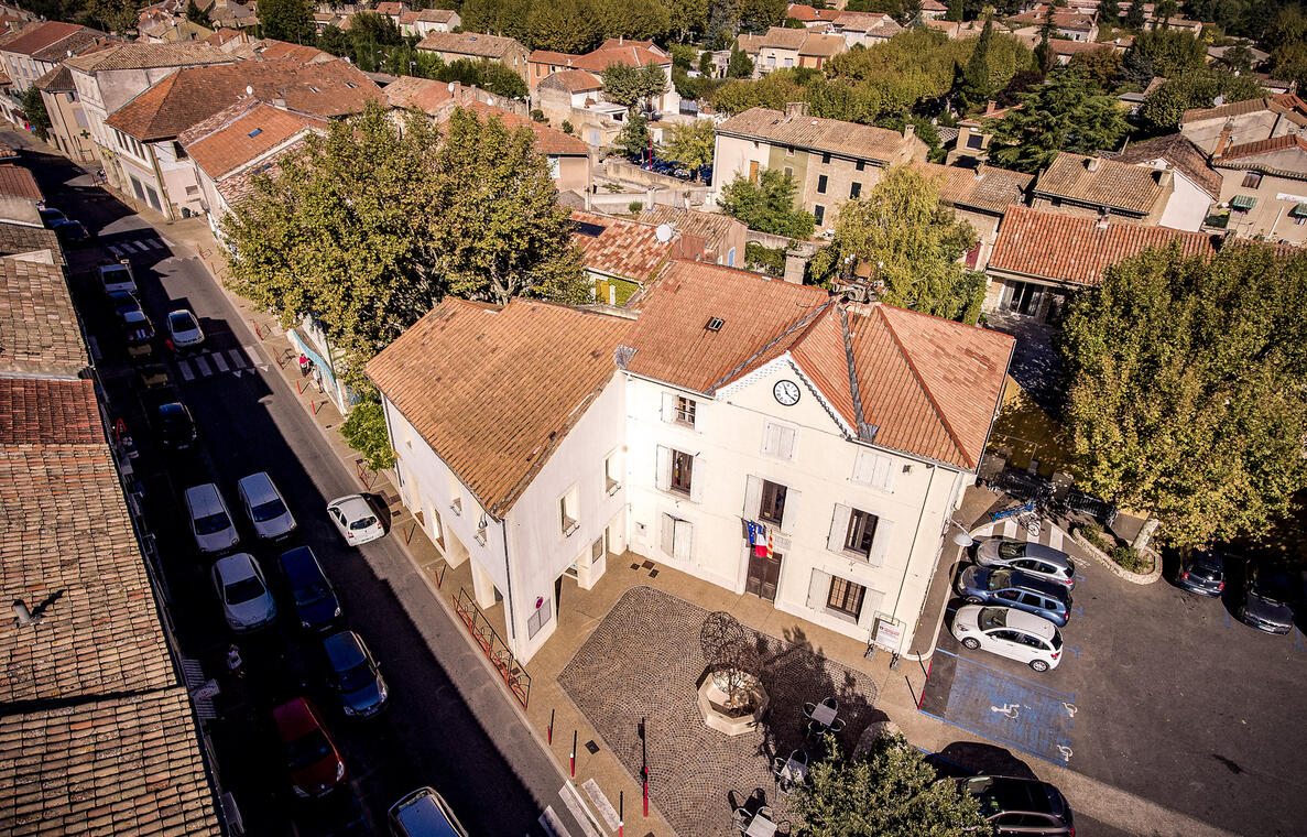 Hôtel de Ville (Jonquières) ProvenceAlpesCôte d’Azur Tourismus