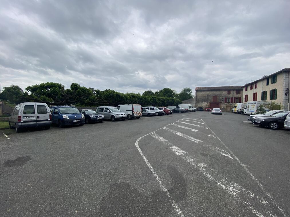 Parking (Rue du Vieux Pont)_Daumazan-sur-Arize