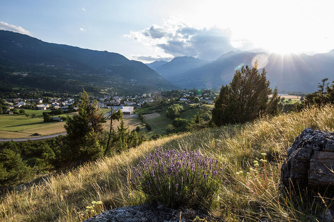 Vue sur Guillestre depuis le Pain de Sucre