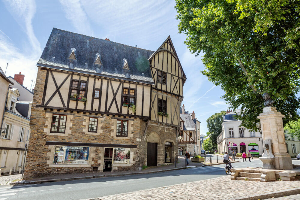 Place de la Laiterie dans le quartier de la Doutre