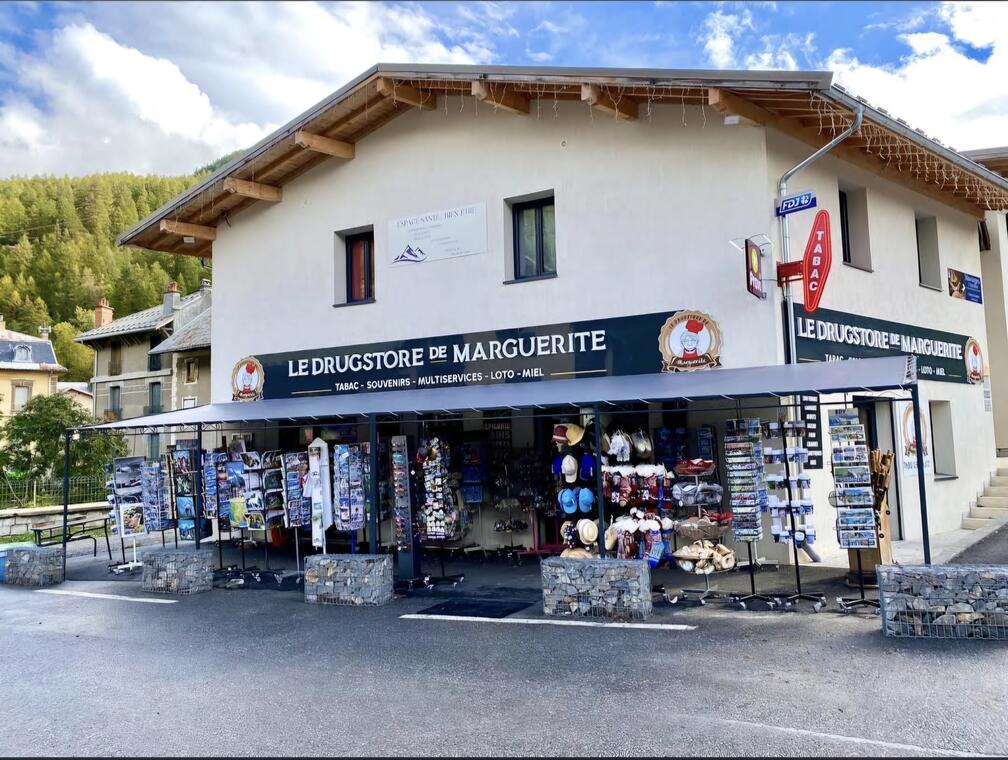 Le Drugstore de Marguerite_Château-Ville-Vieille