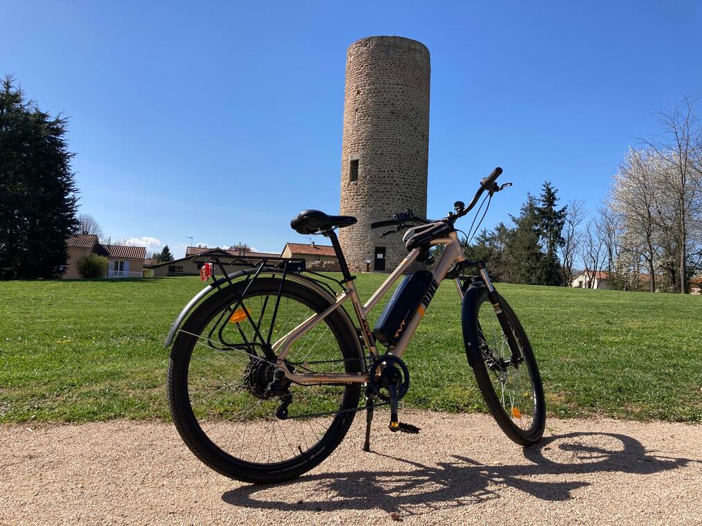 Balade à vélo électrique ... dans les pas de Guillaume Revel et son armorial_Cleppé