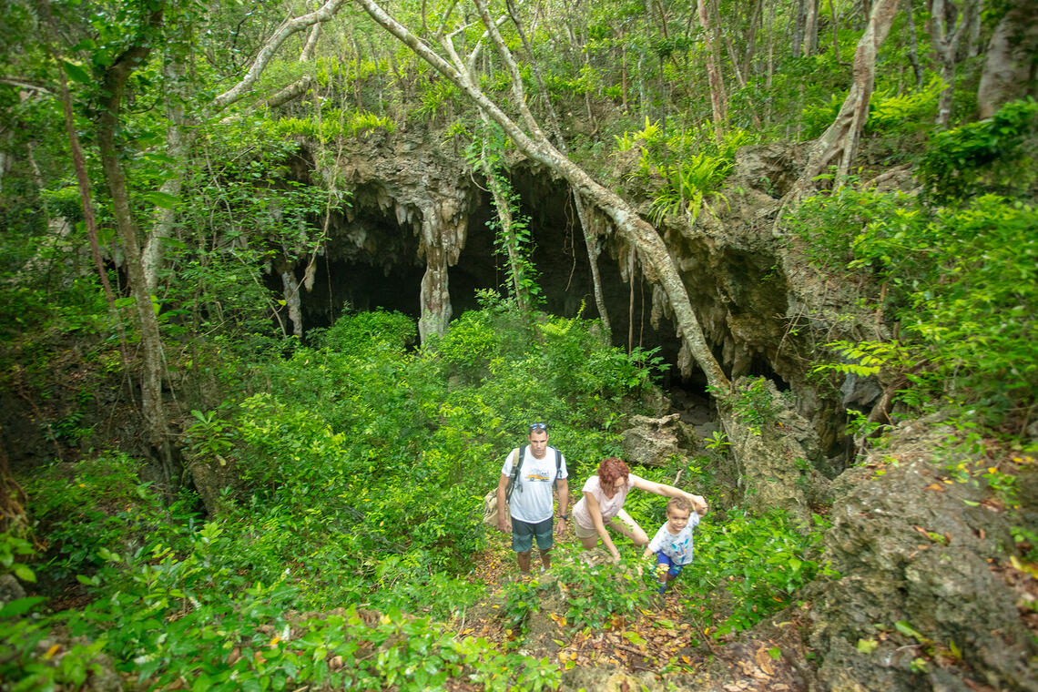Randonnée grotte Anubet