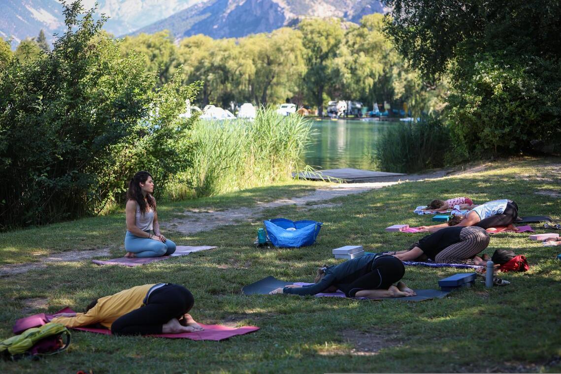 Yoga au bord du lac_La Roche-de-Rame