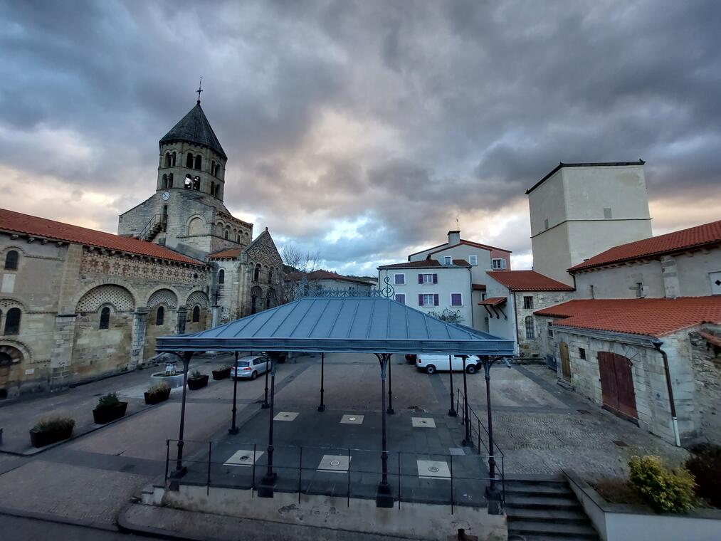 La halle de Chauriat